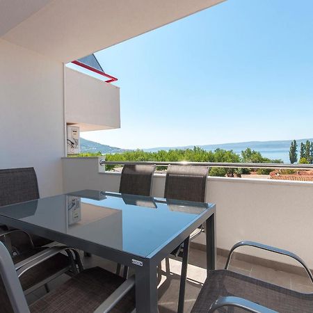 Apartman Mira- โอมิช ภายนอก รูปภาพ