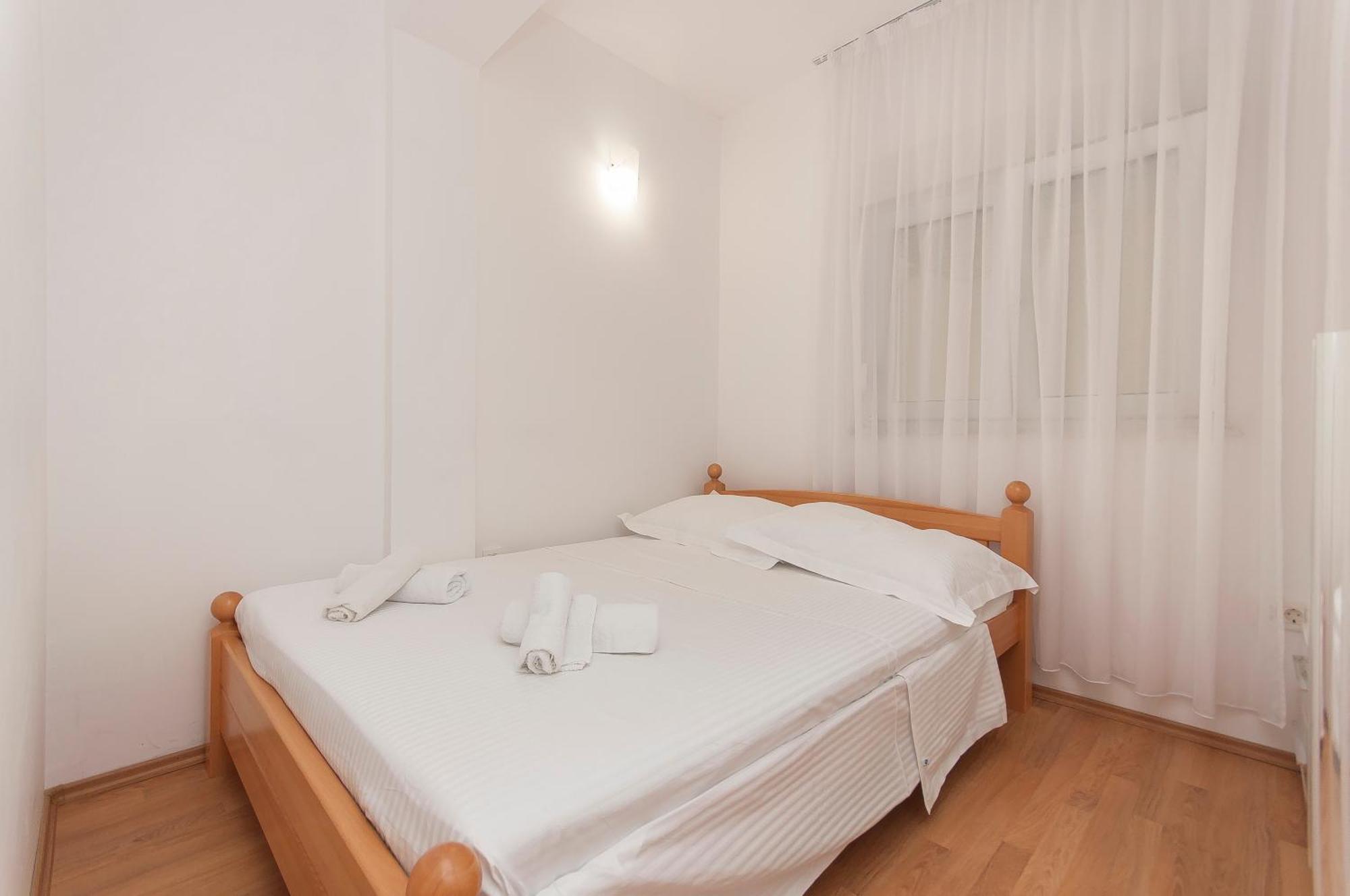 Apartman Mira- โอมิช ห้อง รูปภาพ